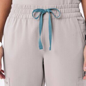 Figs Women's Uman Relaxed Jogger Scrub Pant - Slate